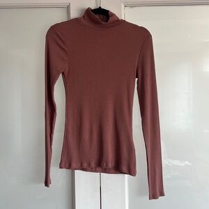 Ribbed turtleneck long sleeve